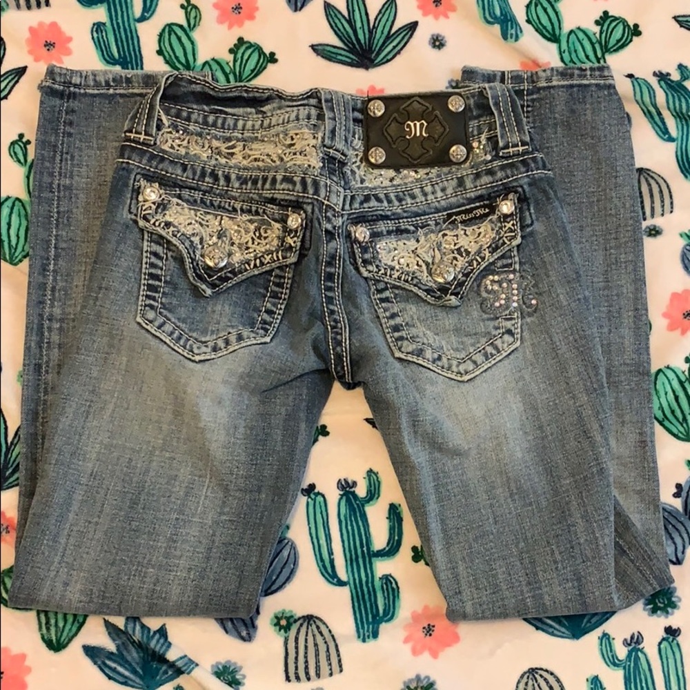 SOLD ‼️Miss me capris